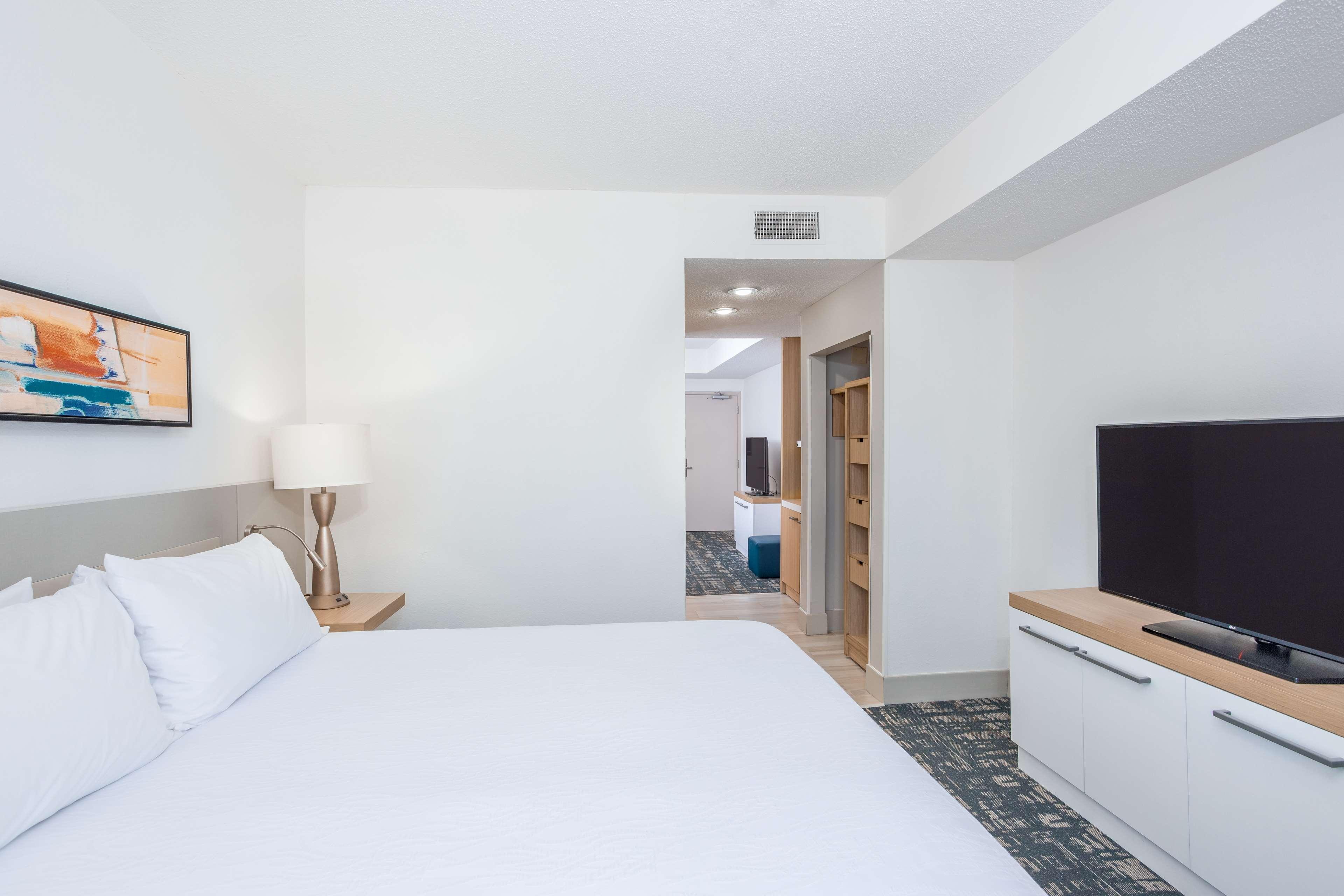 Hilton Garden Inn Cincinnati/Sharonville Extérieur photo